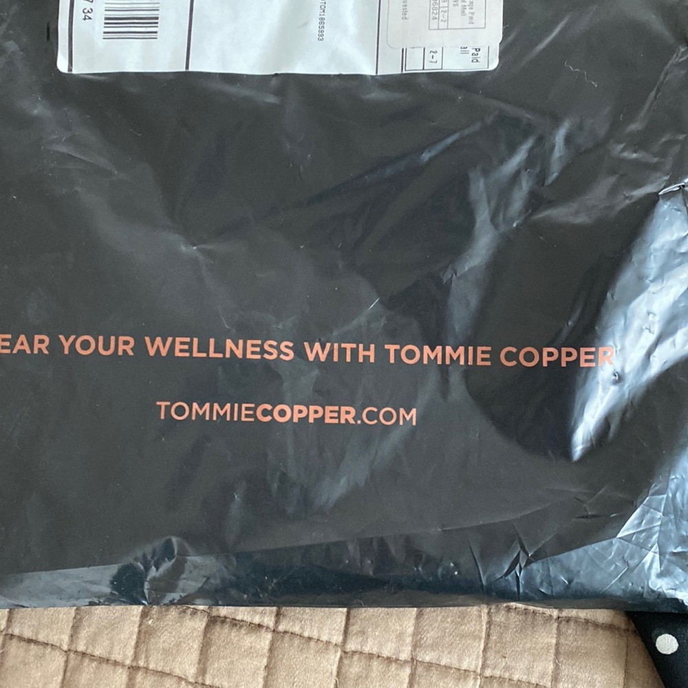 New in package untouched men's Tommy copper size 5XL white T-shirt